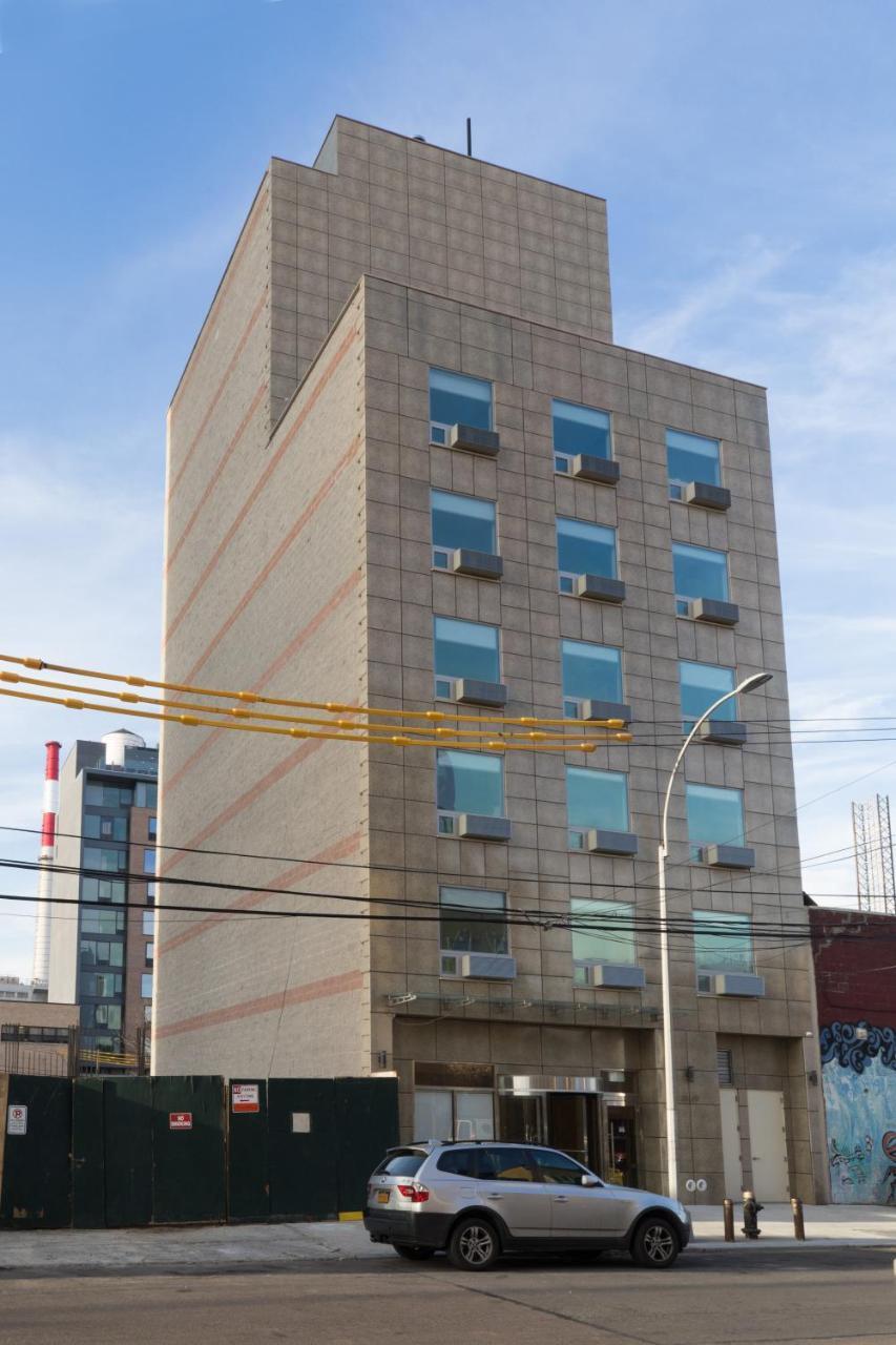 Mayfair Inn And Suites Nova York Exterior foto